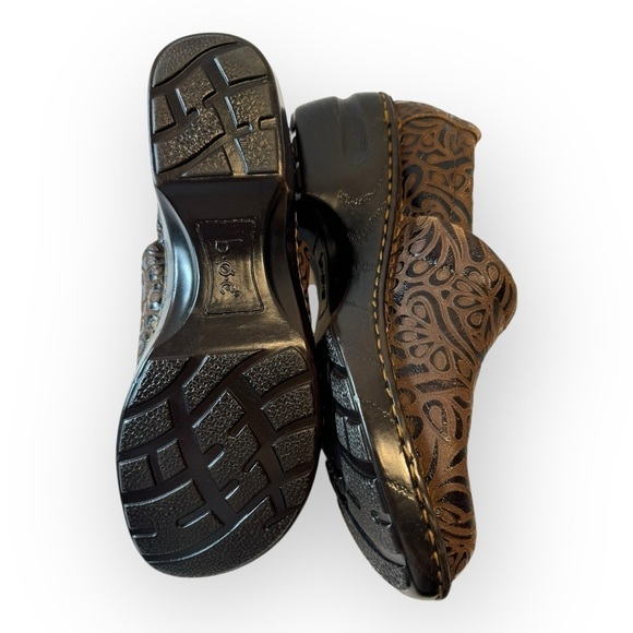 BOC Born on Concepts Brown Leather Peggy Slip On Embossed Clog Size 10M Clog - Picture 4 of 10